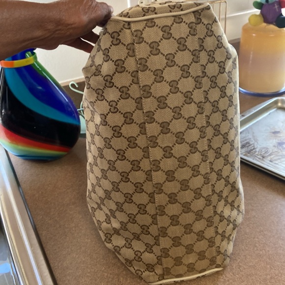 Gucci Suki  GG Shoulder Bag - Picture 6 of 16